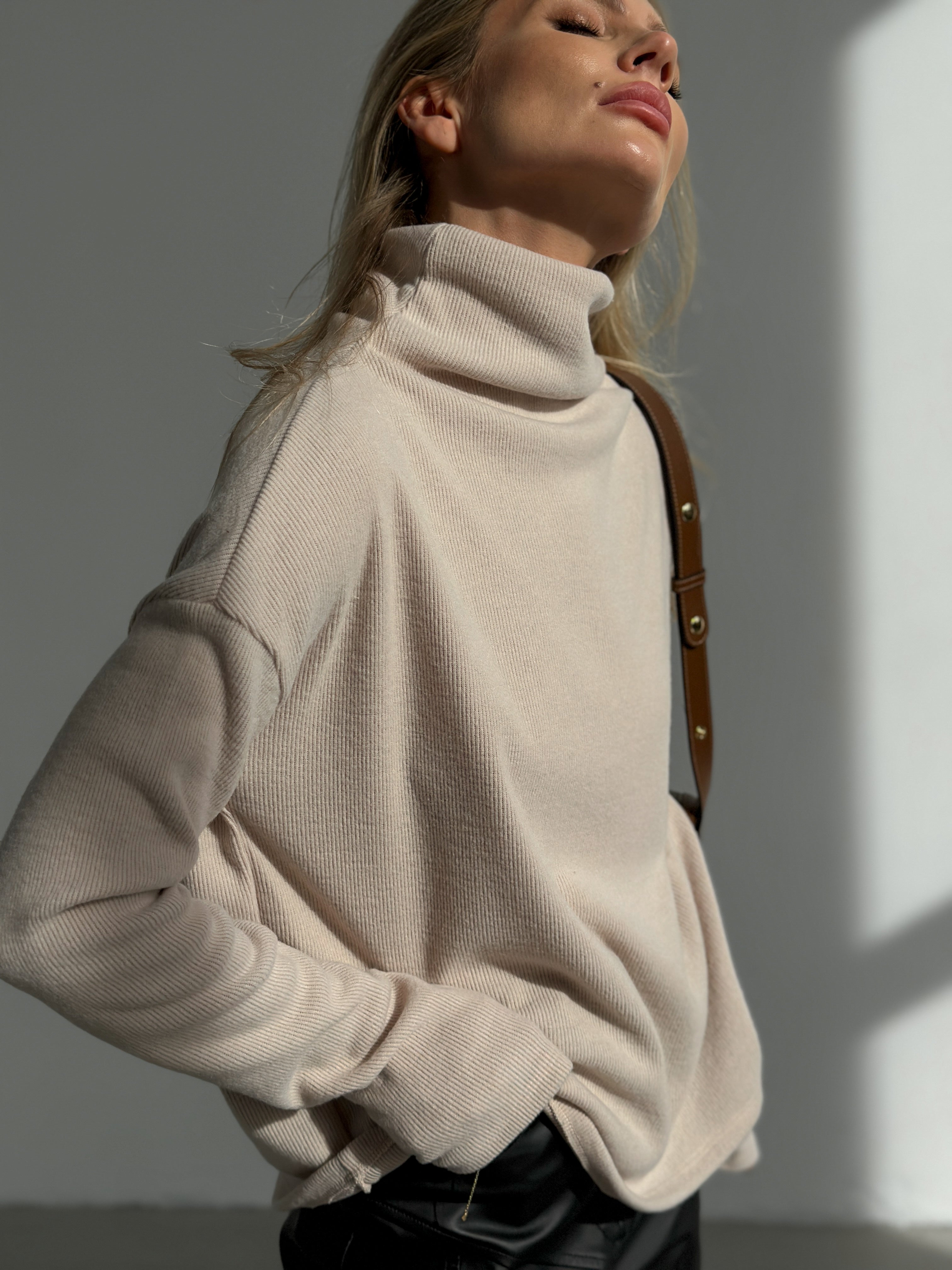 High neck pullover